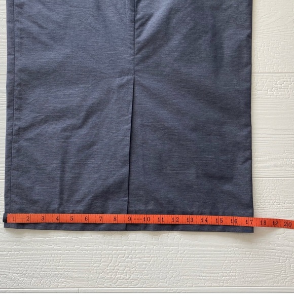 Dolce & Gabbana Pencil Skirt Back slit - Picture 8 of 11